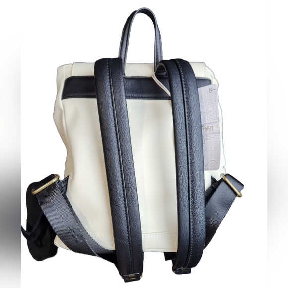 Hedwig Harry Potter Loungefly Backpack - Picture 3 of 11